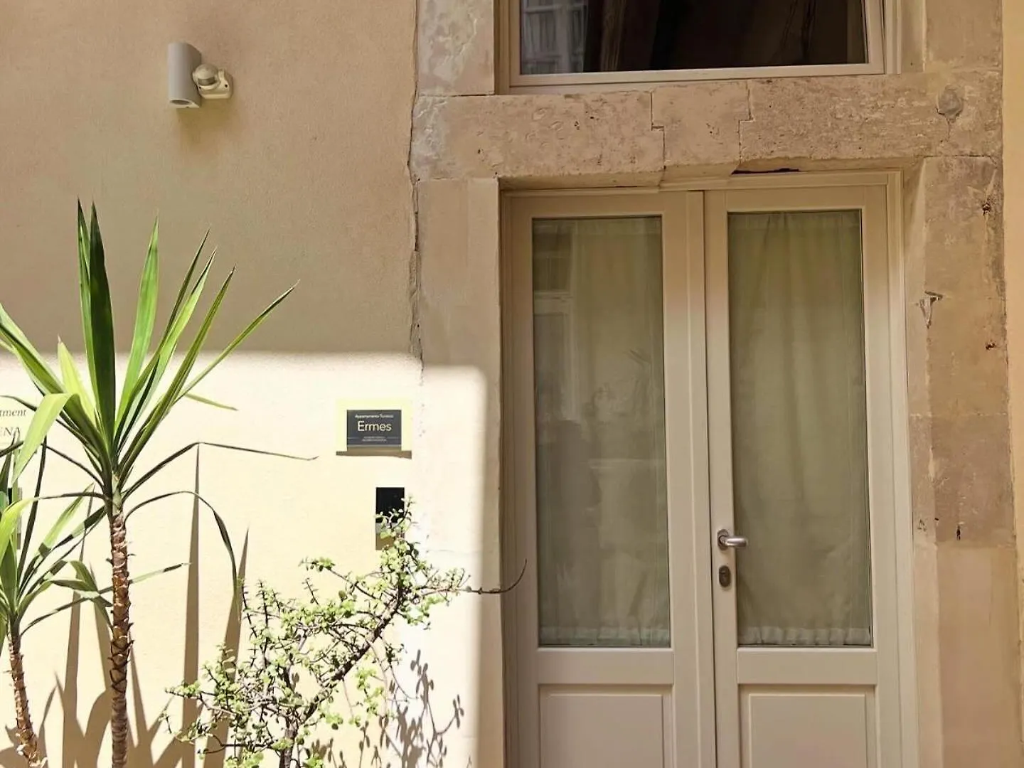 Ermes Ares Apartment Syracuse